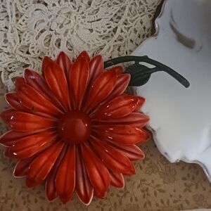 Vtg Red Enamel Flower Brooch